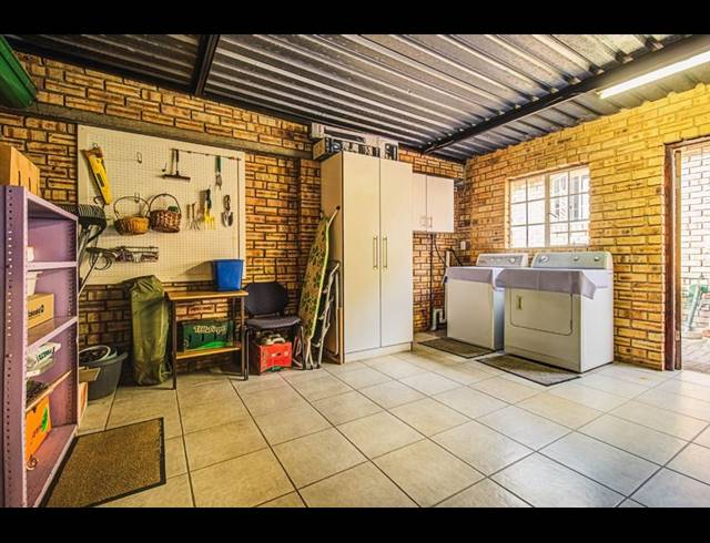 3 BEDROOM TOWNHOUSE FOR SALE IN GLEN MARAIS